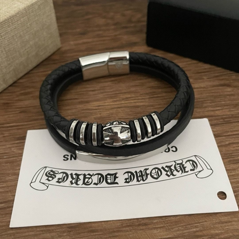 Ch**me He**ts necklaces